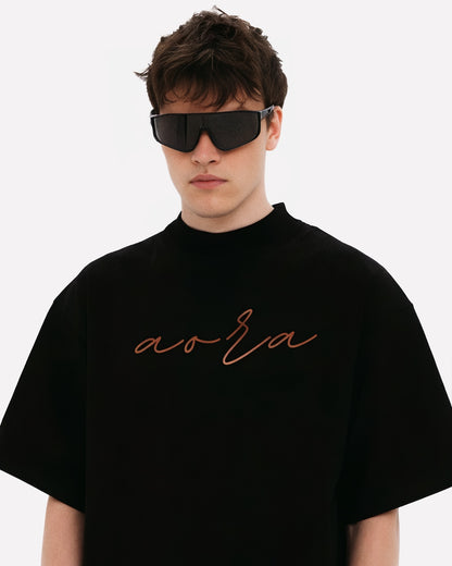 THE AORA SIGNATURE TEE